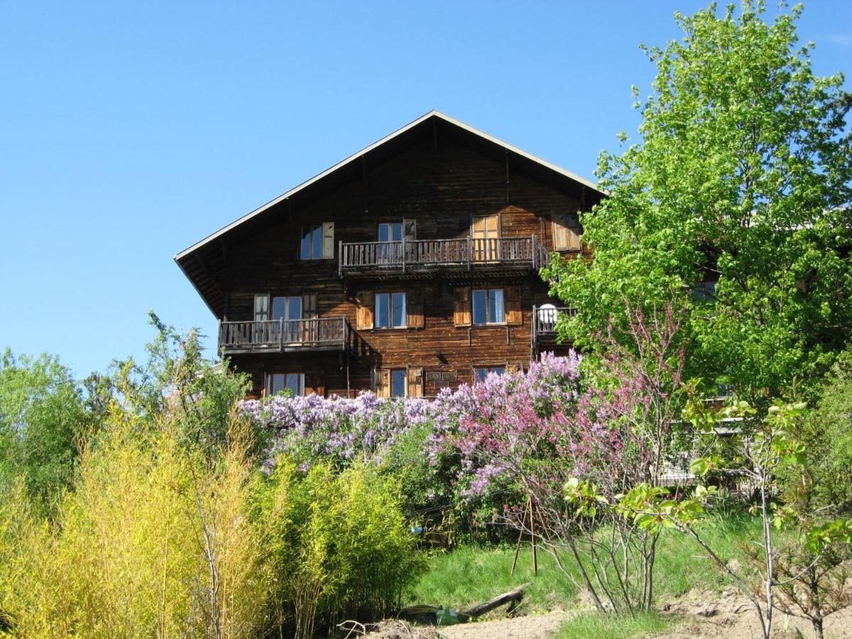 Le Vieux Chalet Bed & Breakfast Embrun Dış mekan fotoğraf