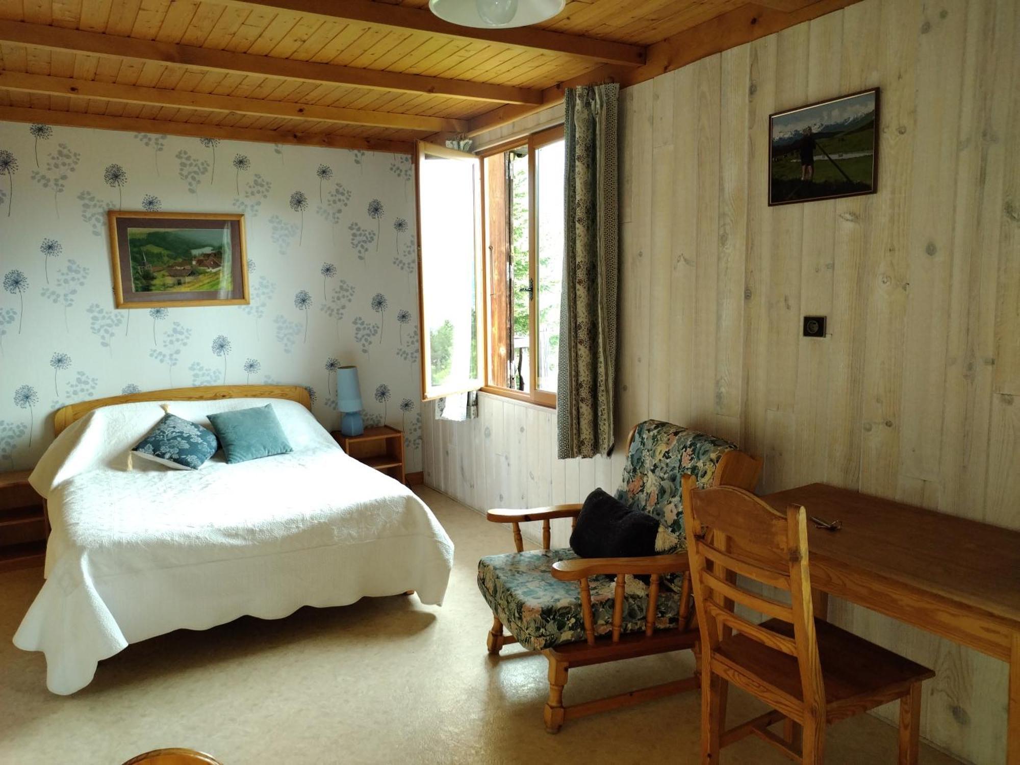 Le Vieux Chalet Bed & Breakfast Embrun Dış mekan fotoğraf
